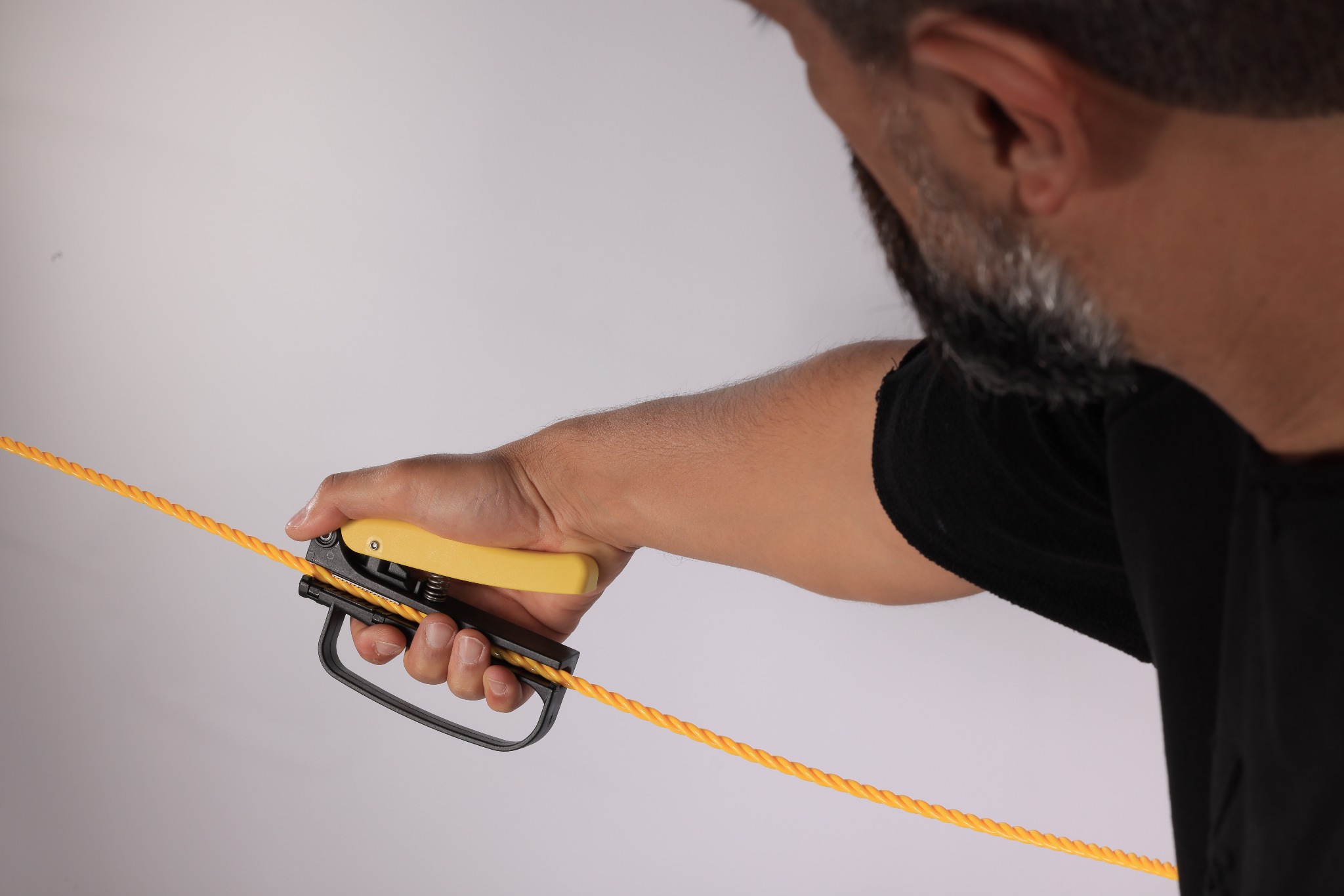 Using iPull to pull fish tape